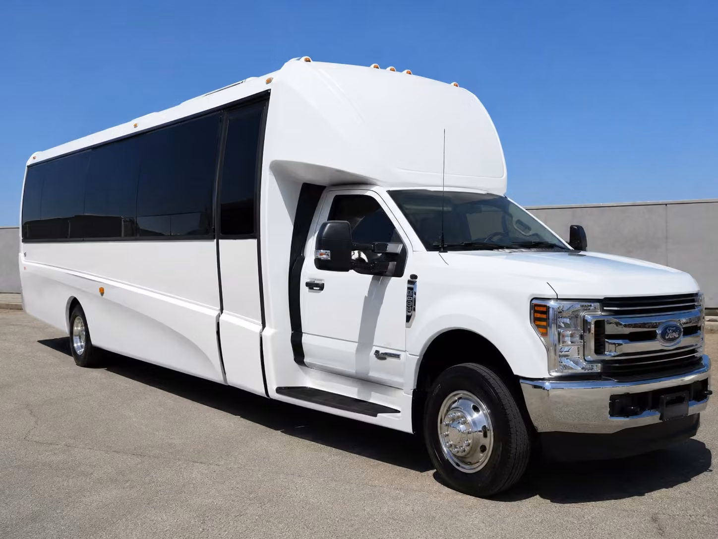 18 passenger minibus
