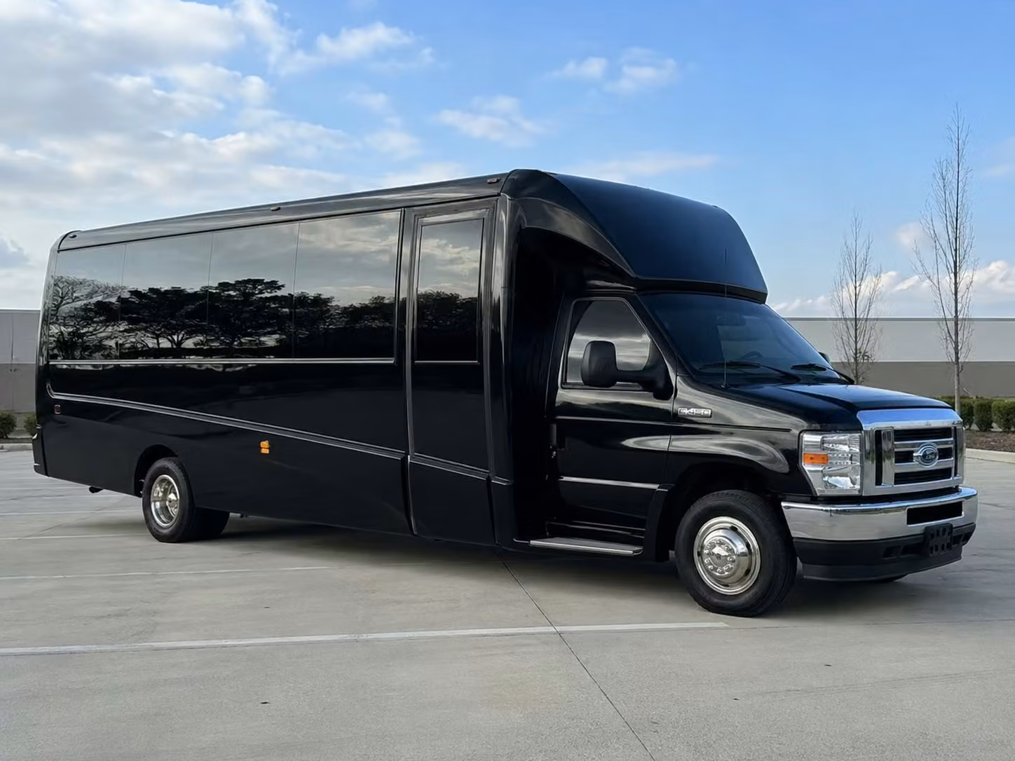 book minibuses and charter buses for johns creek private school and enrichment program trips